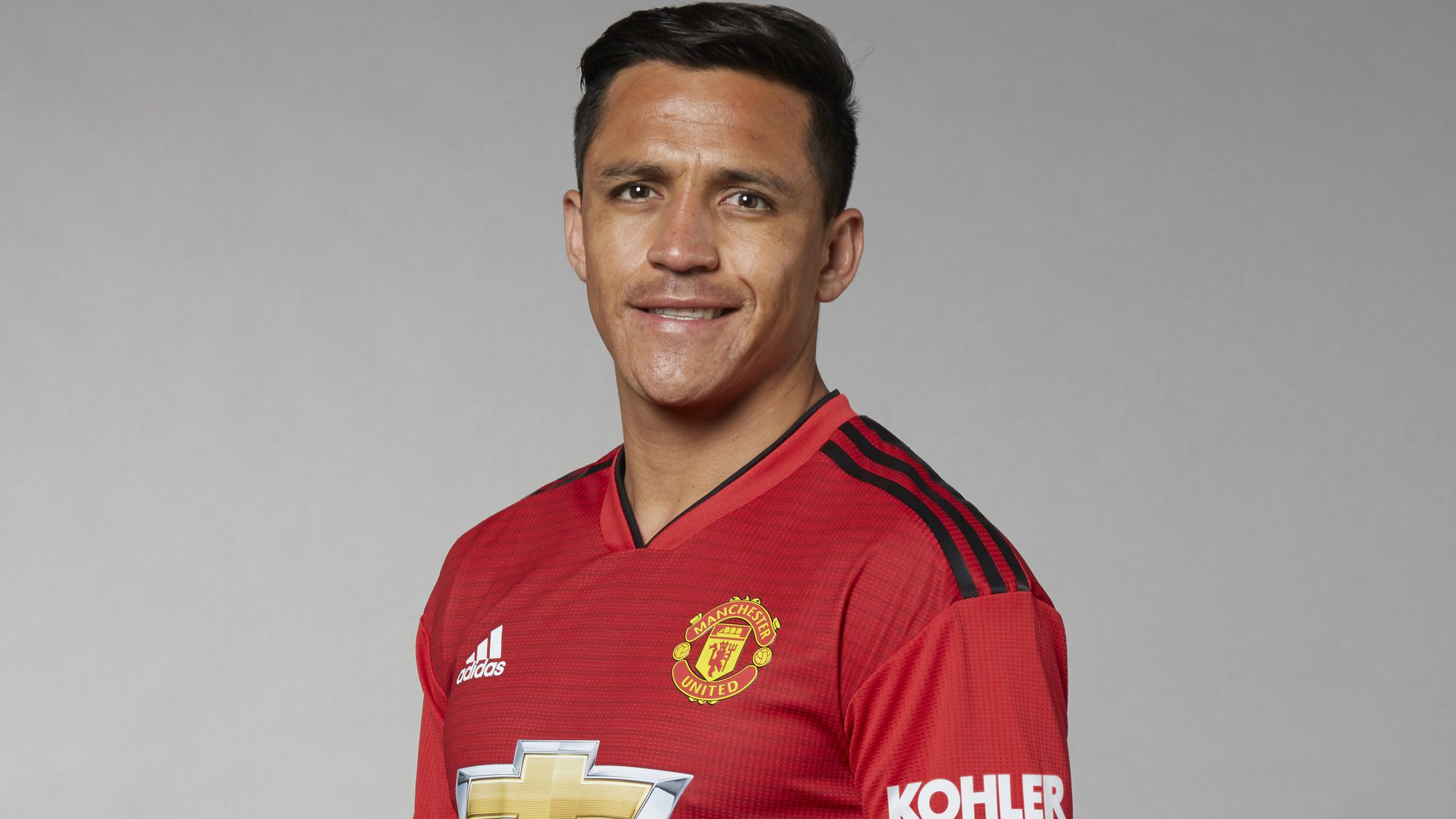 Alexis Sanchez Man Utd S Objective Must Be To Win Trophies In 2018 19 Manchester United