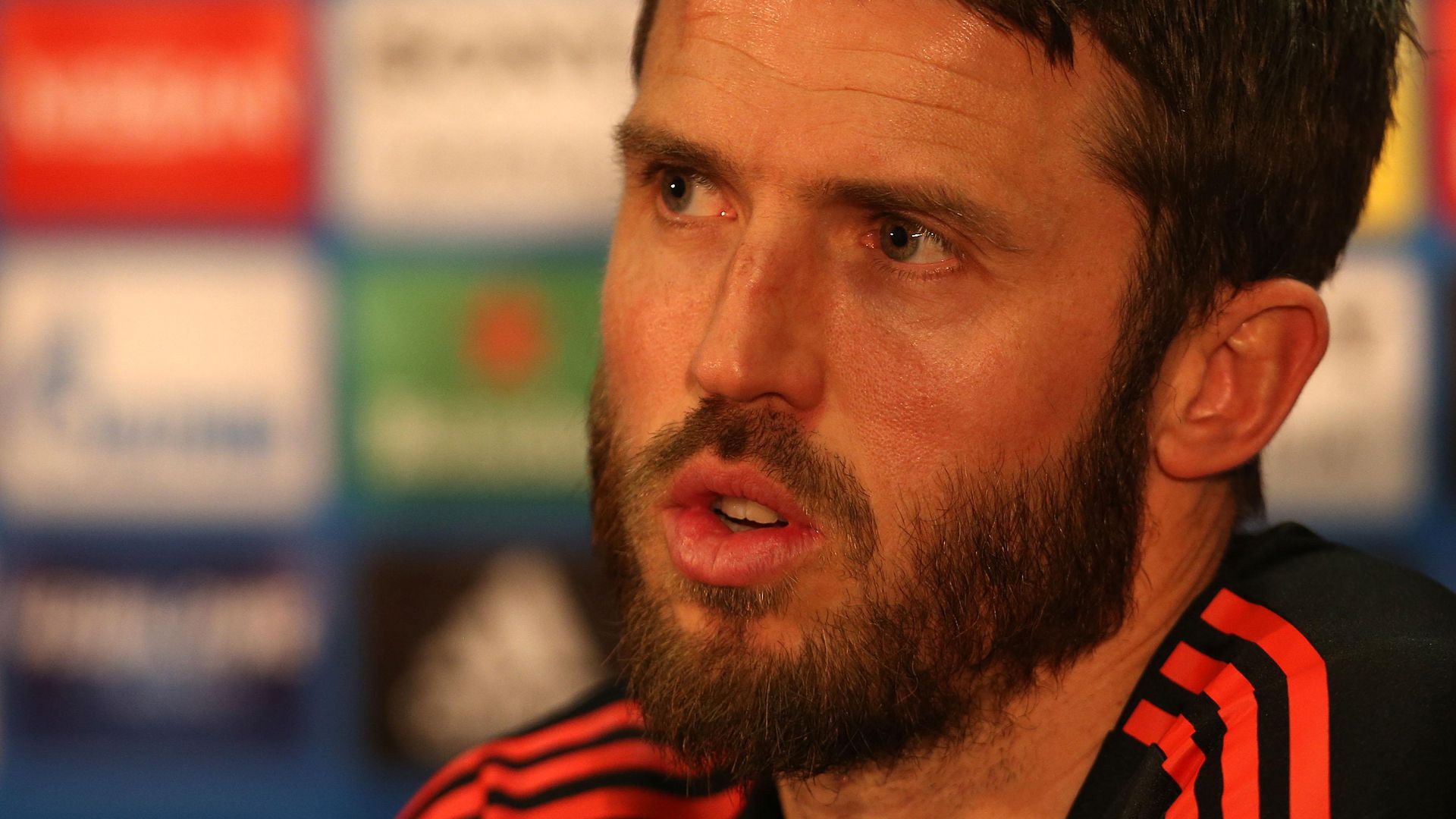 Michael Carrick announces his retirement at United v Sevilla press