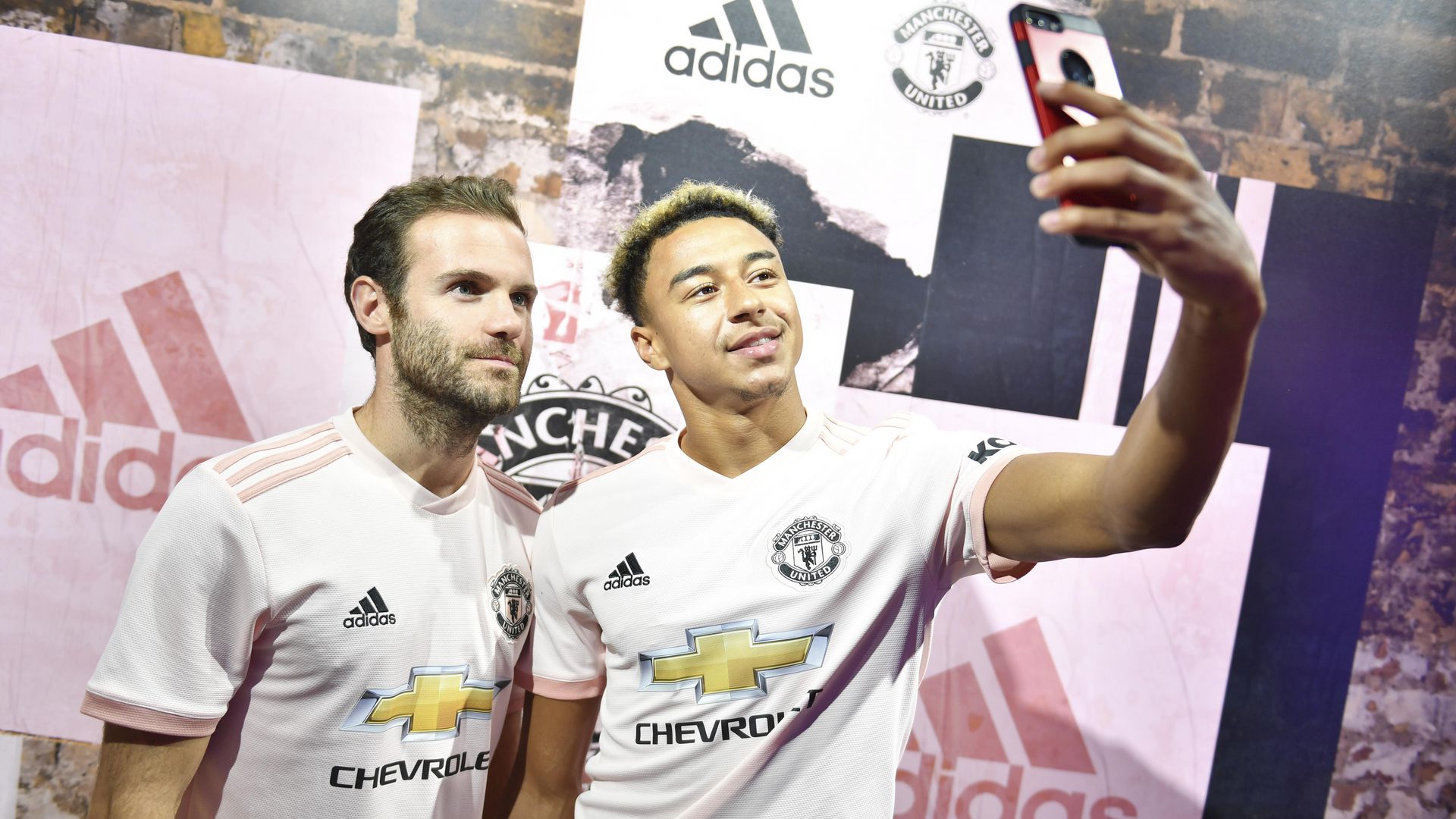 Manchester United Football Jersey Away Kit 2018/2019 MANU For Men (Pink) stickhealthcare.co.uk