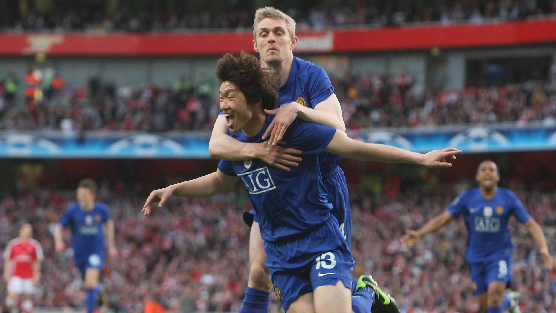 Darren Fletcher reveals which old United clips he's shown U18s group