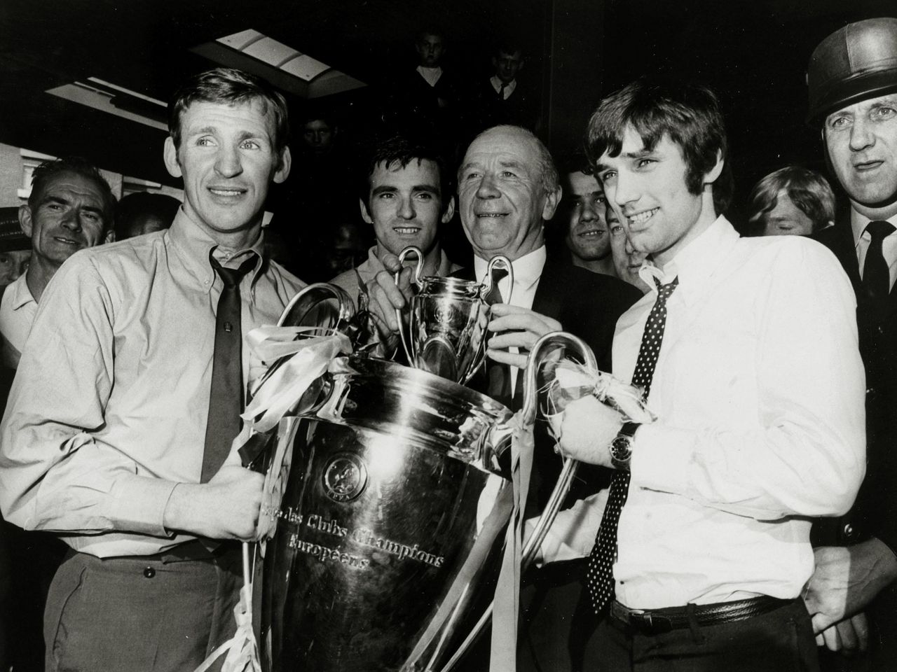 Paddy Crerand and Sir Matt Busby with the European Cup. 