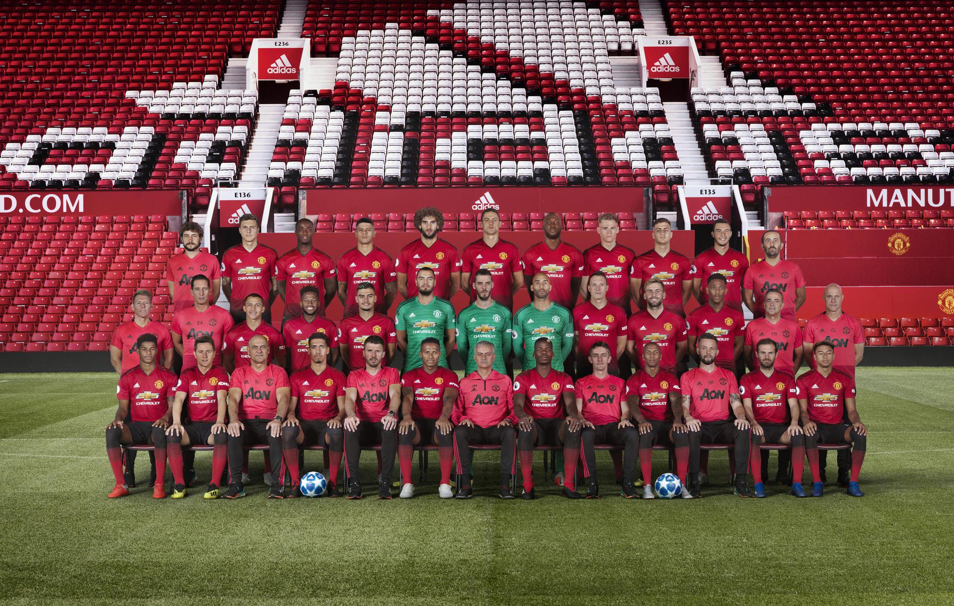 Manchester United Team Photo / Paul Pogba Starts ...
