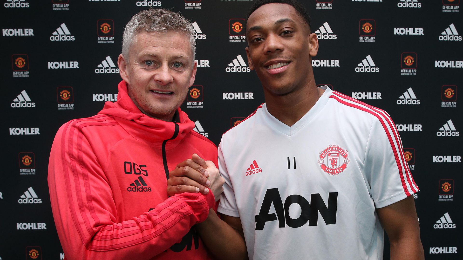 Anthony Martial Signs New Contract With Man United Manchester United