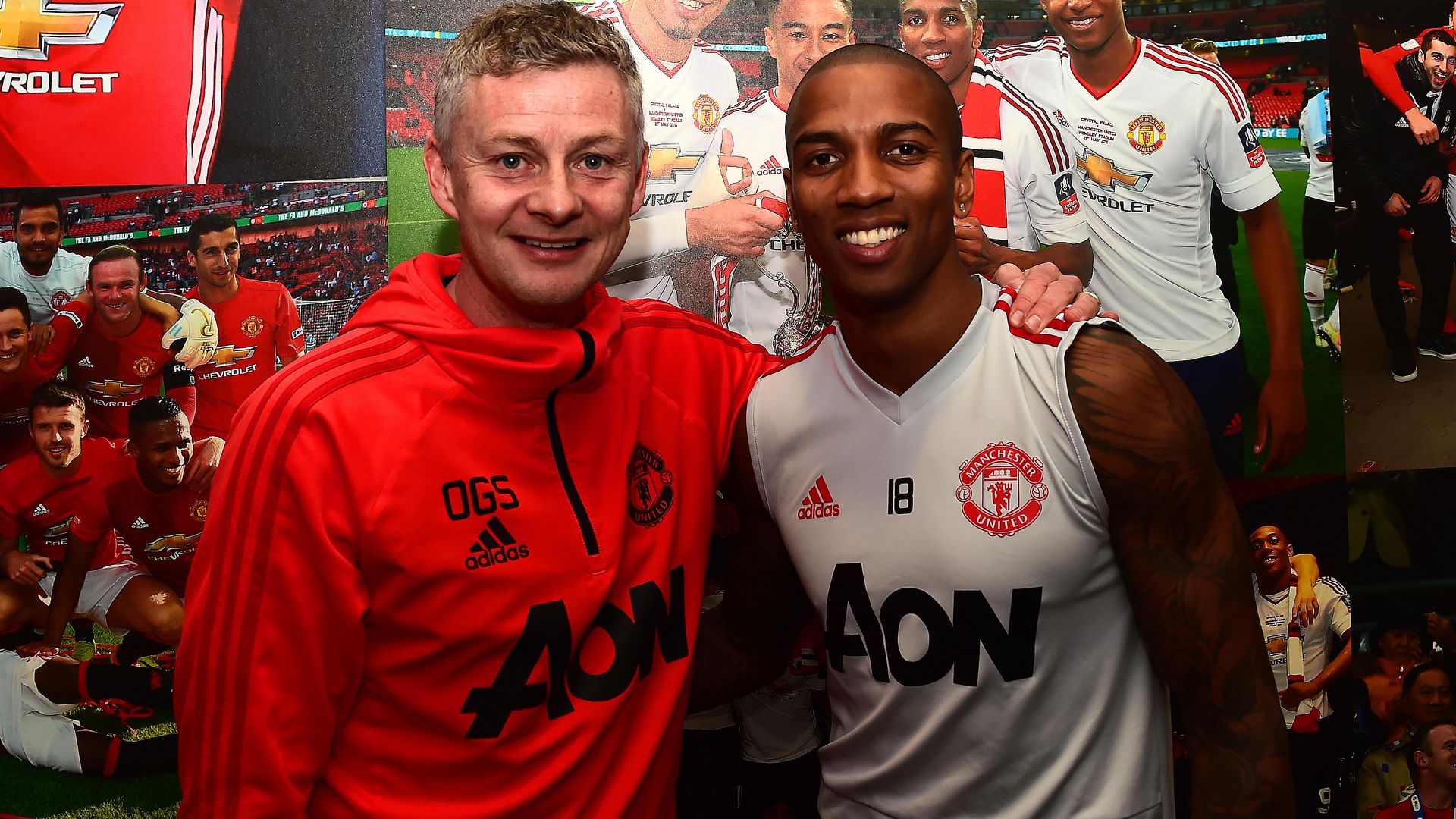Ashley Young Signs One Year Contract Extension At Manchester United Manchester United