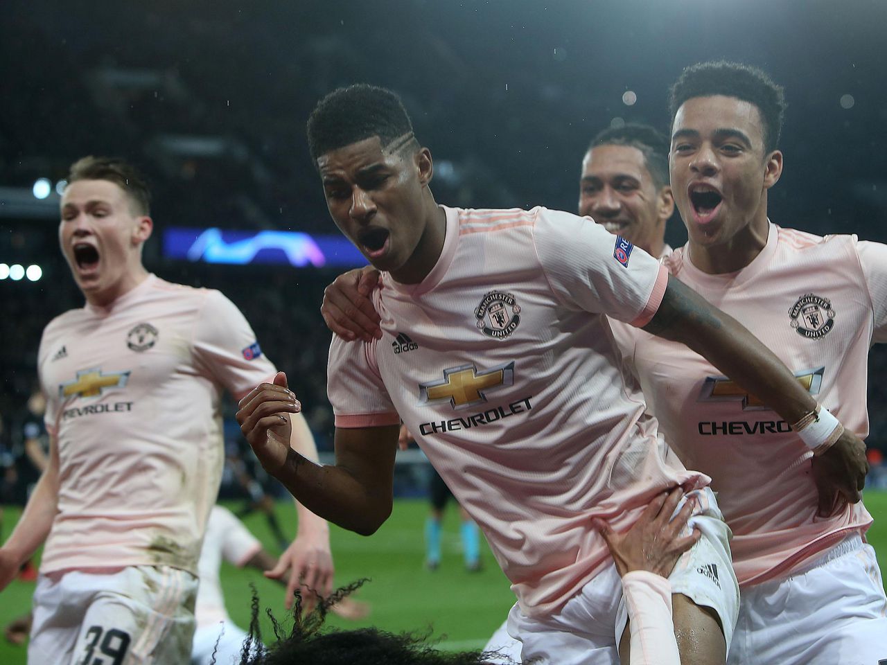 Manchester United complete one of the greatest comebacks in club history by eliminating PSG Manchester United