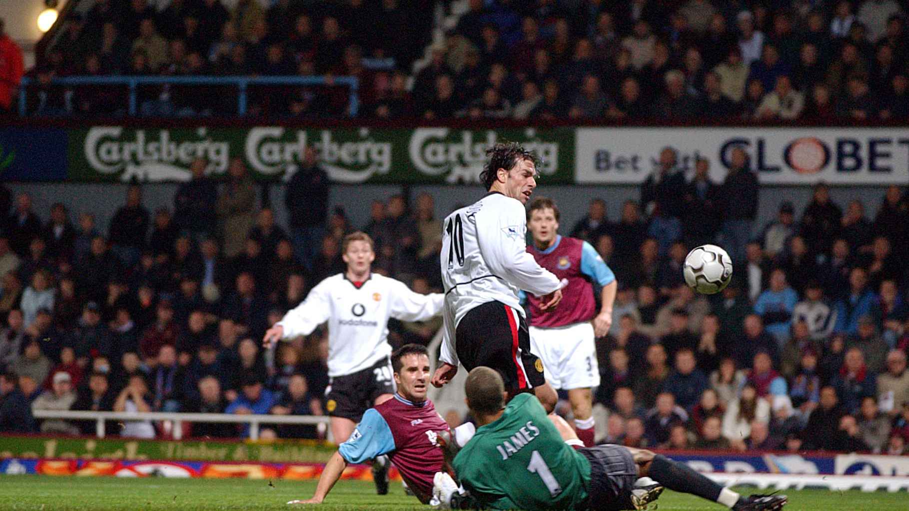 Goal of the Day van Nistelrooy v West Ham Manchester United