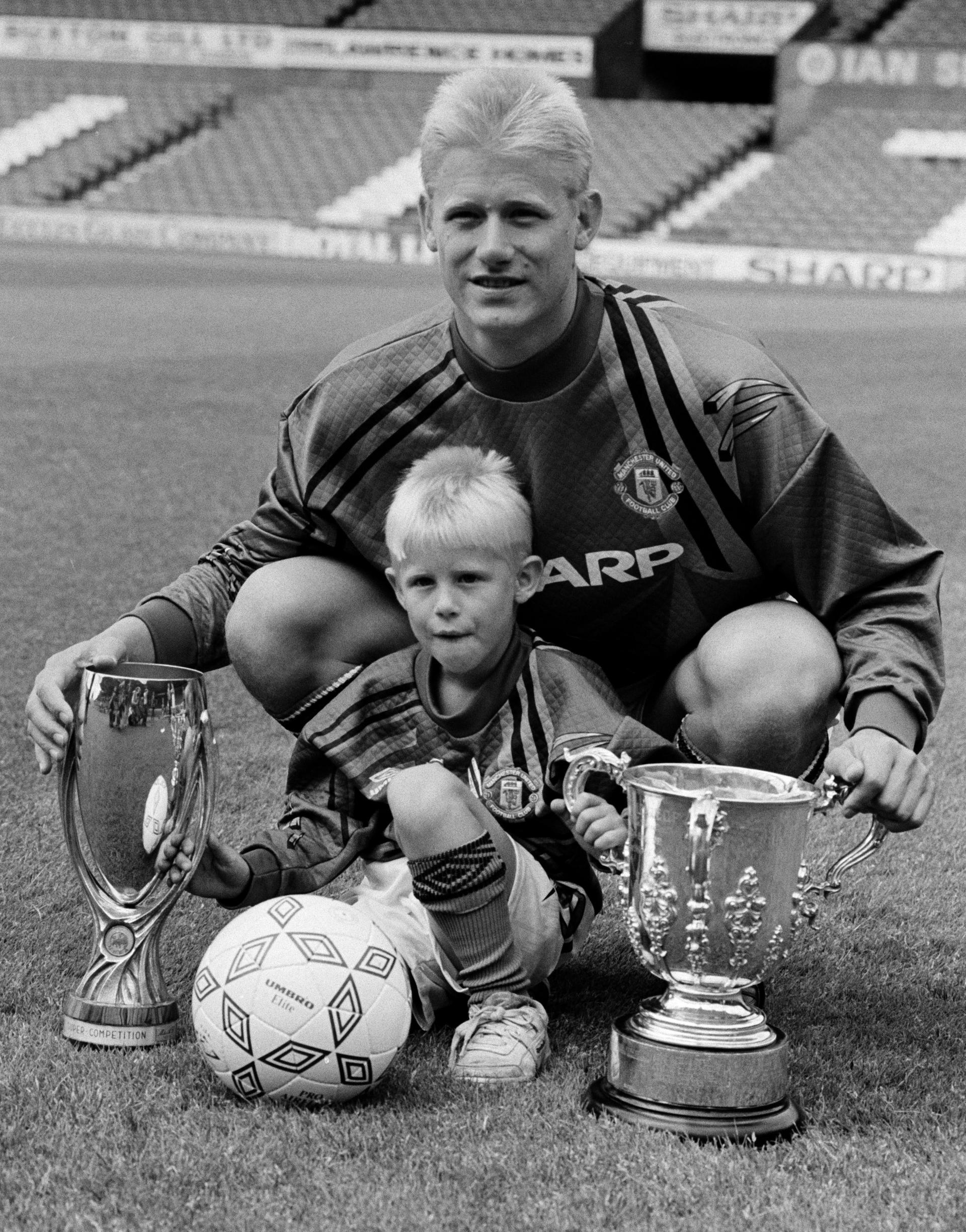 Peter Schmeichel Man United Career In Images Manchester United