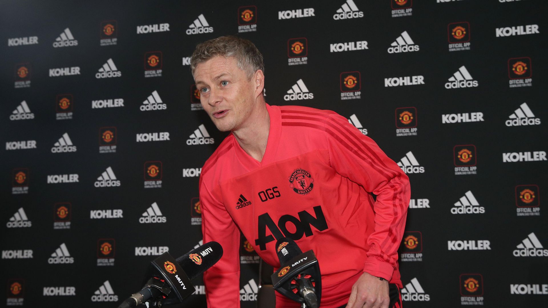 Ole Gunnar Solskjaer press conference answer about Sir ...