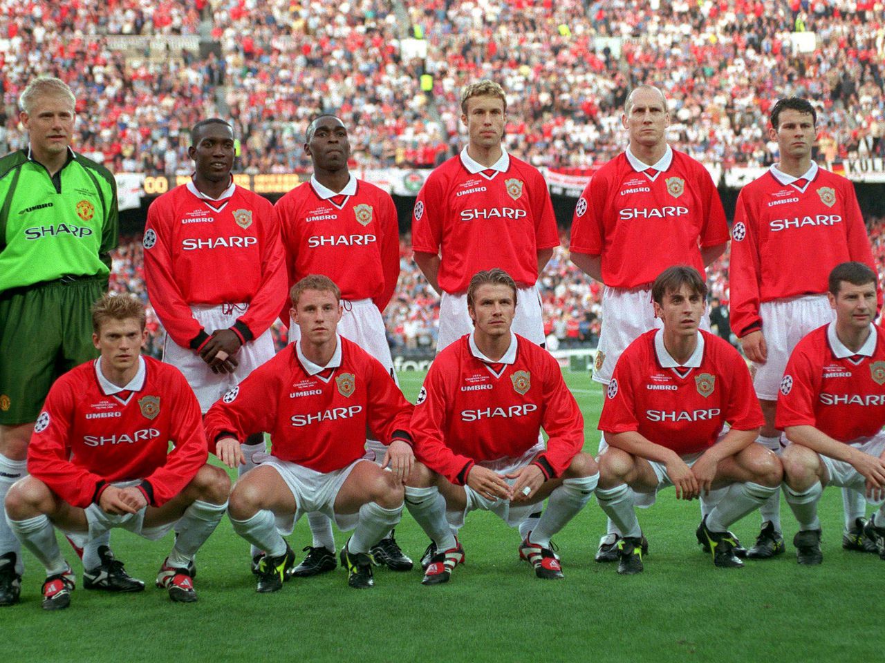 The Manchester United team line up ahead of the UEFA Champions League  News Photo - Getty Images