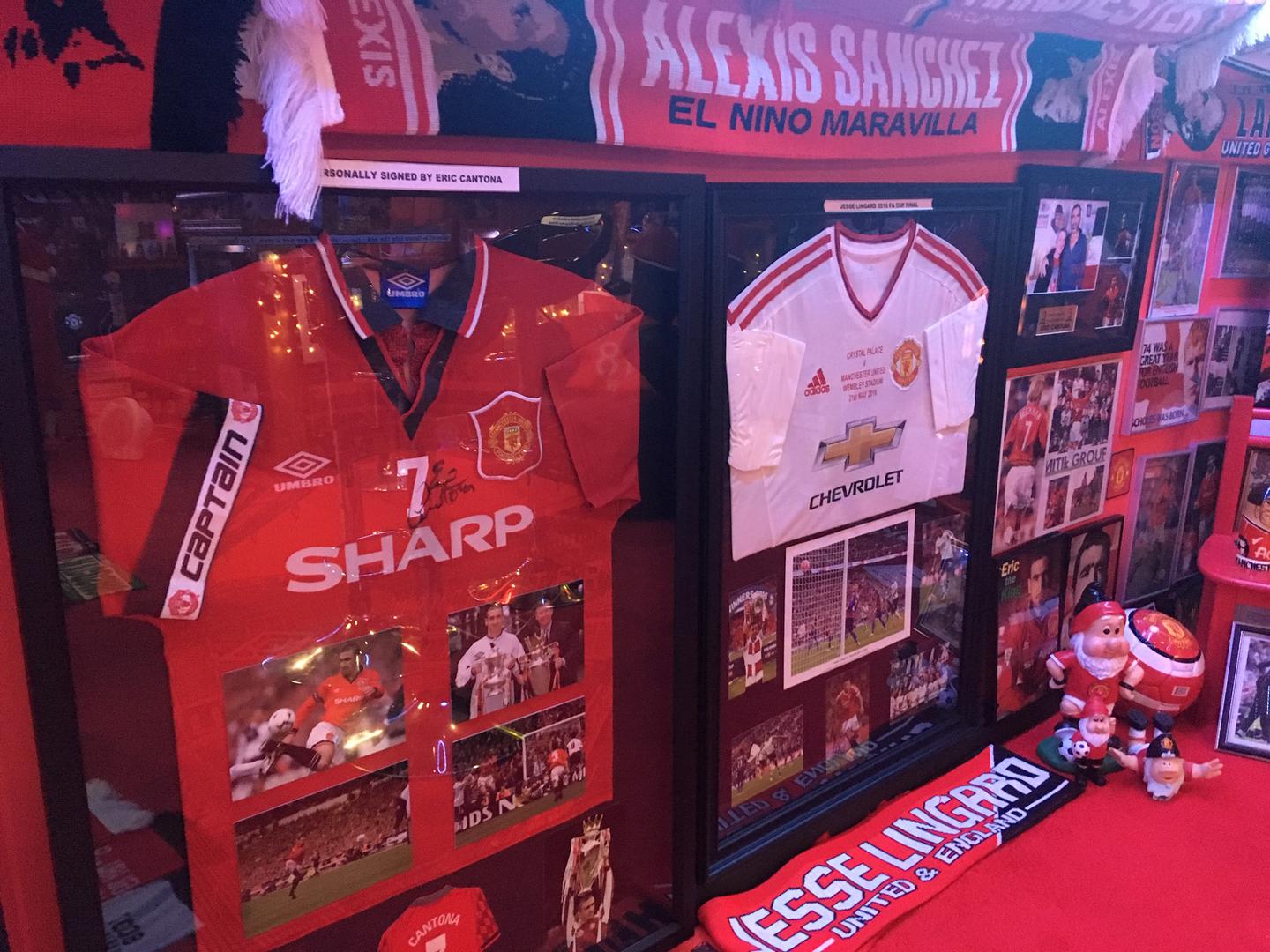 Gallery Of Man Utd Bar Created By Supporter Manchester United Manchester united fc mug cup man utd gift. gallery of man utd bar created by