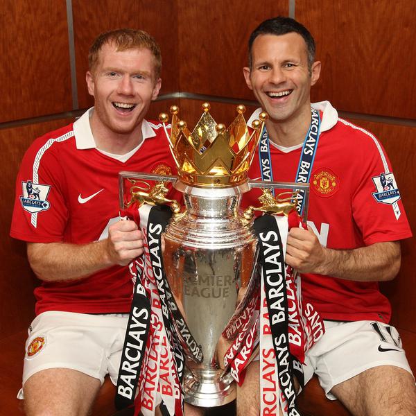 Dàn sao M.U sẽ đá trên sân có mặt cỏ đẹp nhất Việt Nam 3 Are Man Utd legends Ryan Giggs and Paul Scholes deserving of a statue at Old Trafford? | Manchester United