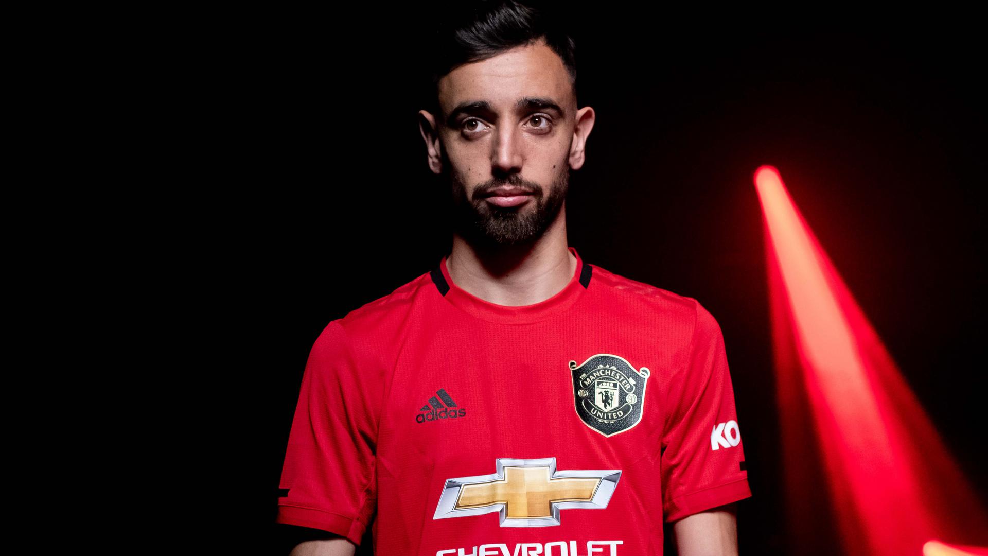 Man Utd Midfielder Bruno Fernandes Describes Himself In One Word Manchester United