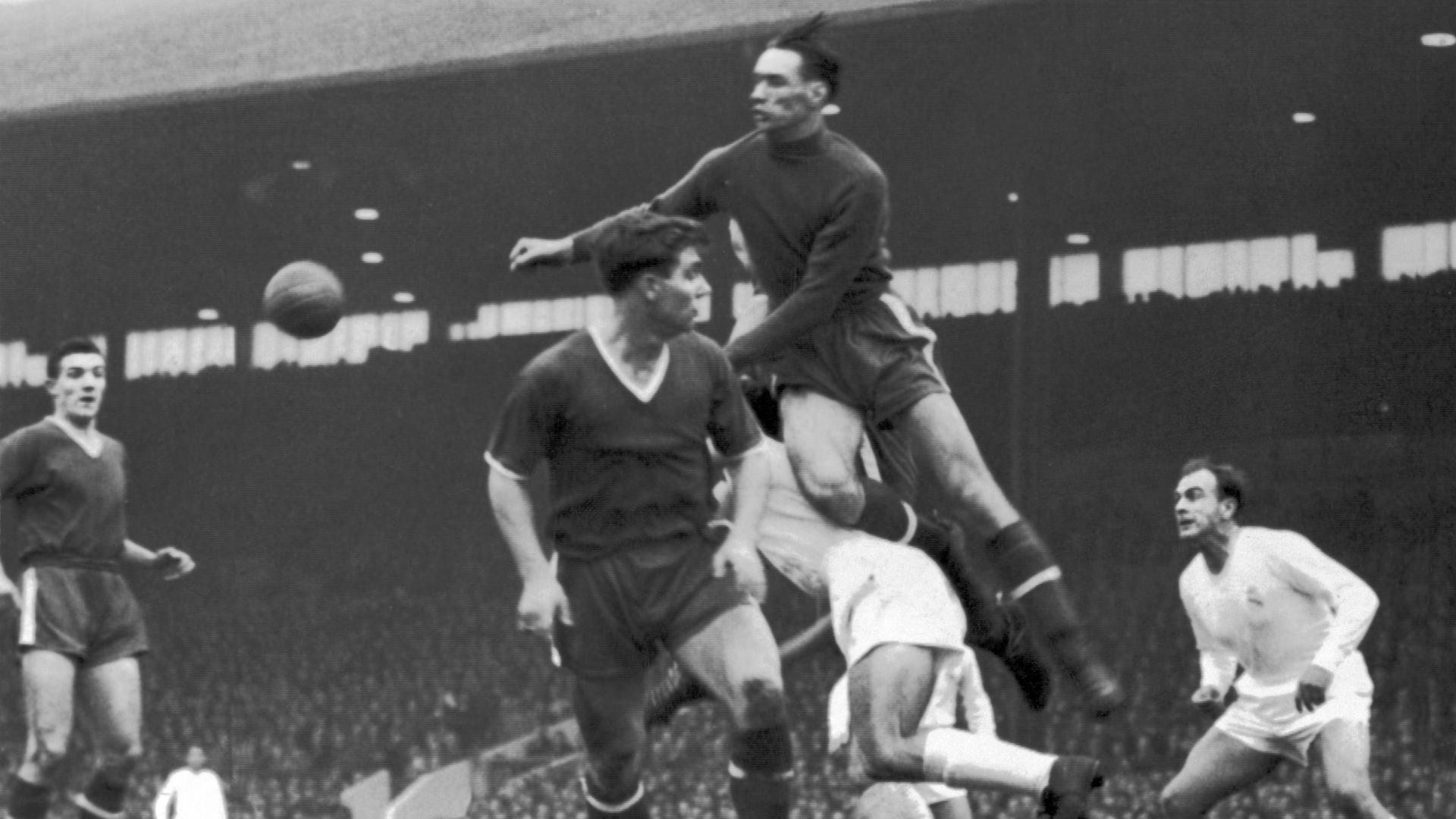 Highlights and rare footage of United 2 Real Madrid 2 in European Cup