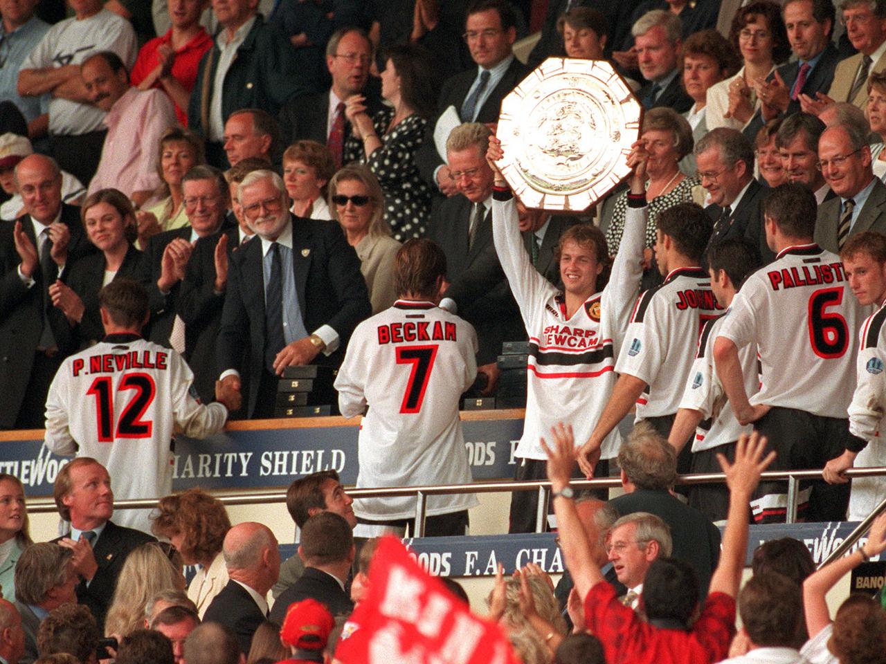 Man utd beckham shirt 2025
