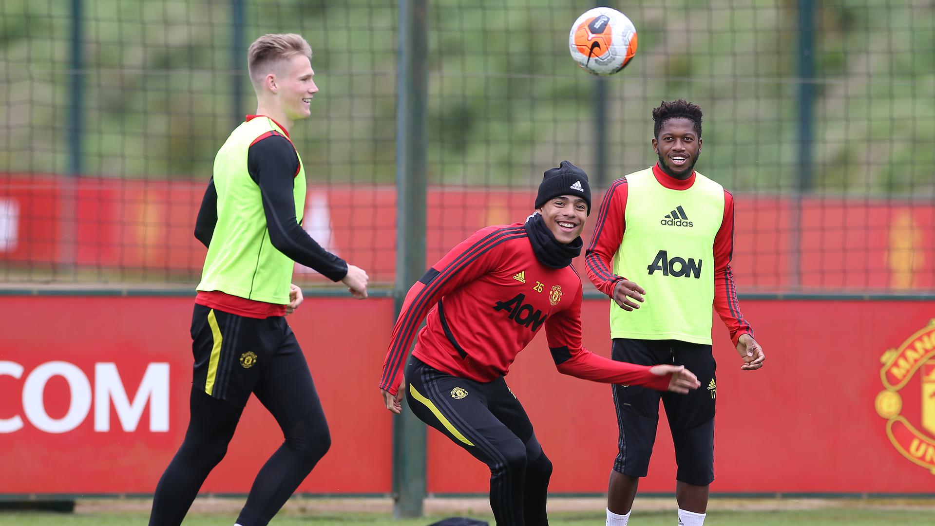 Man Utd players in training session at Aon Training ...