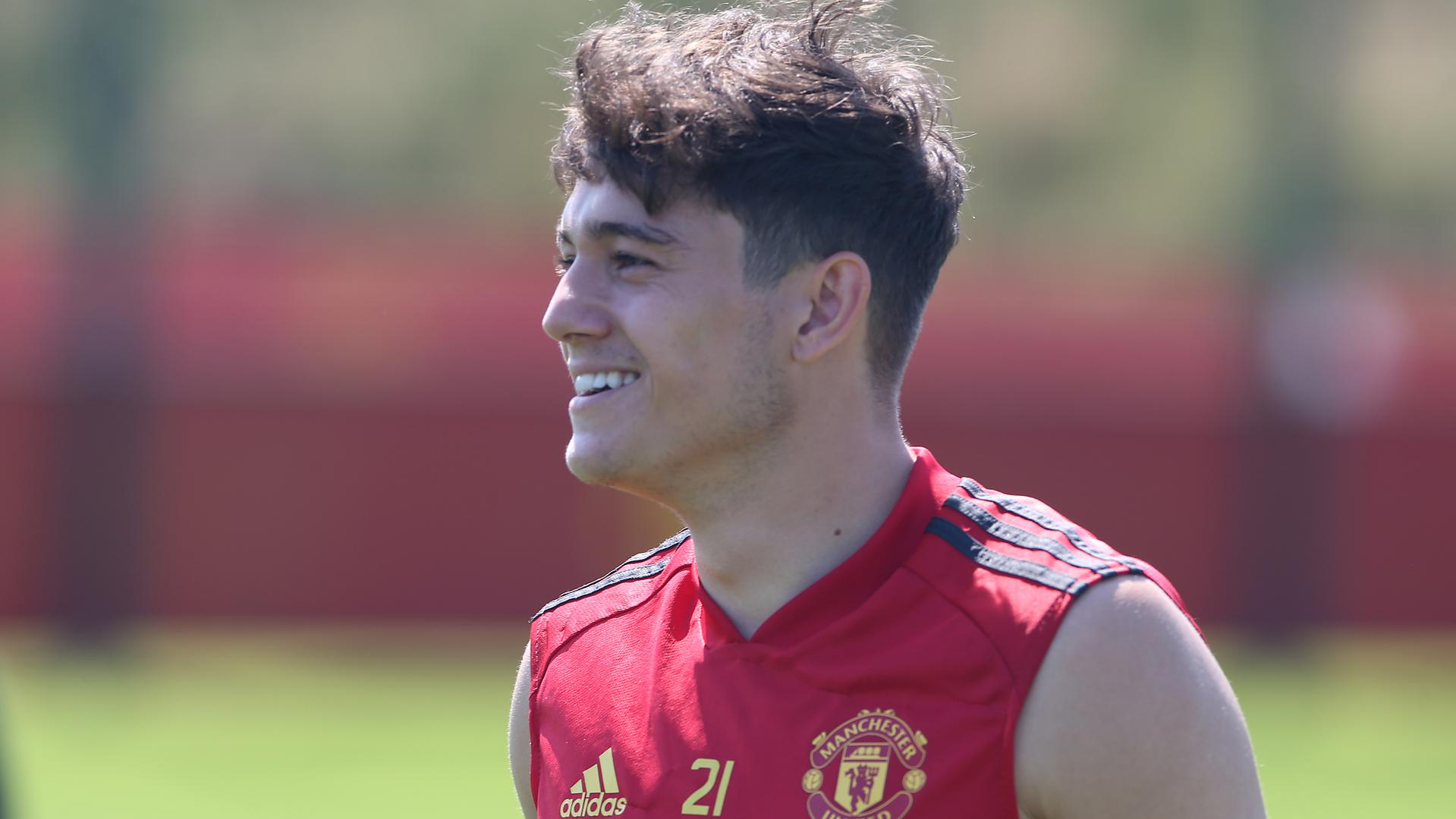 Manchester United players train at Aon Training Complex 25 ...