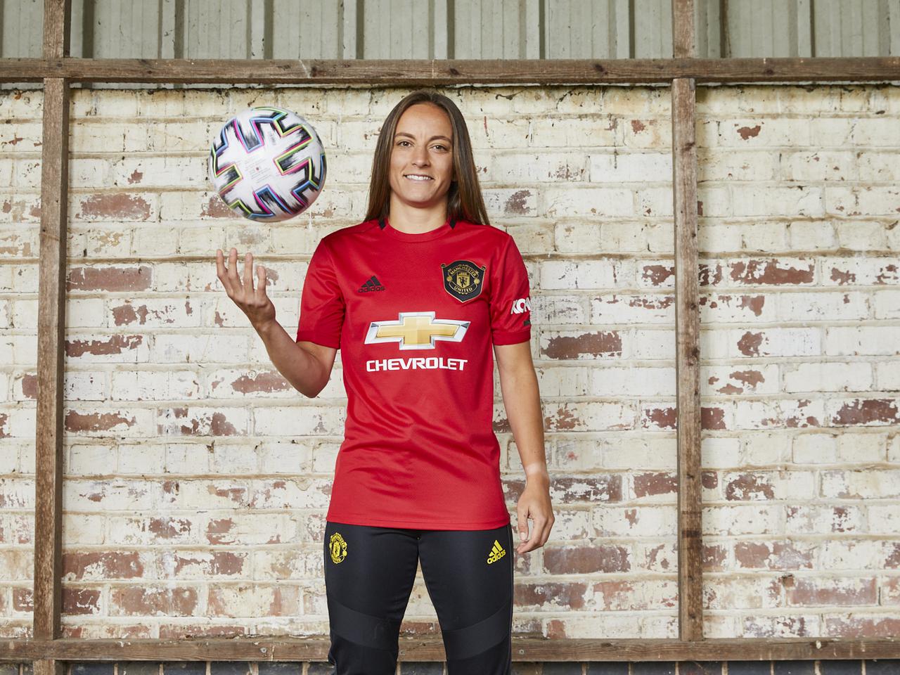Man Utd Women Sign Midfielder Lucy Staniforth Manchester United