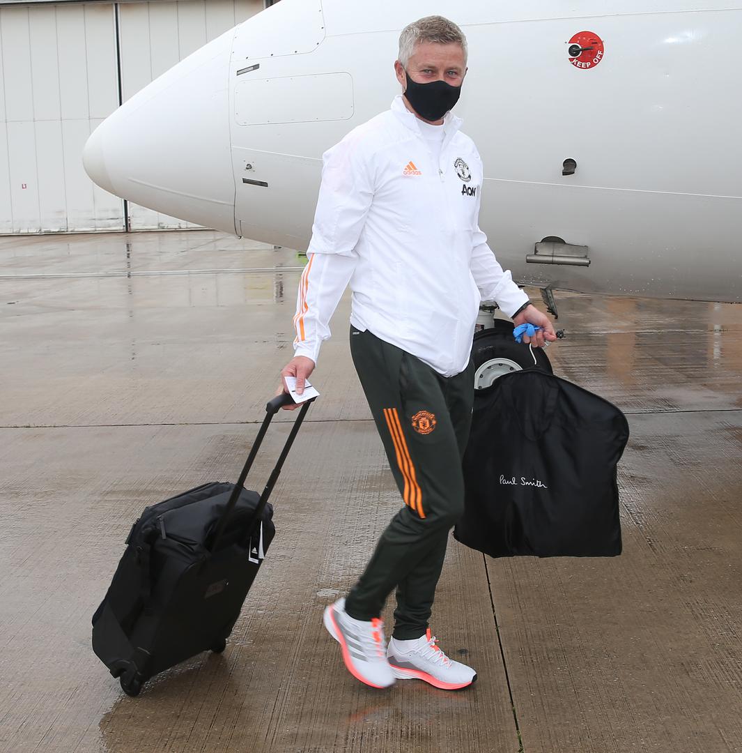 Man utd suitcase deals