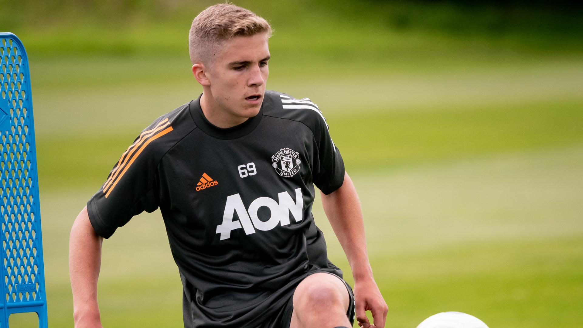 Young Academy Man Utd Defenders Sign For Burnley Manchester United