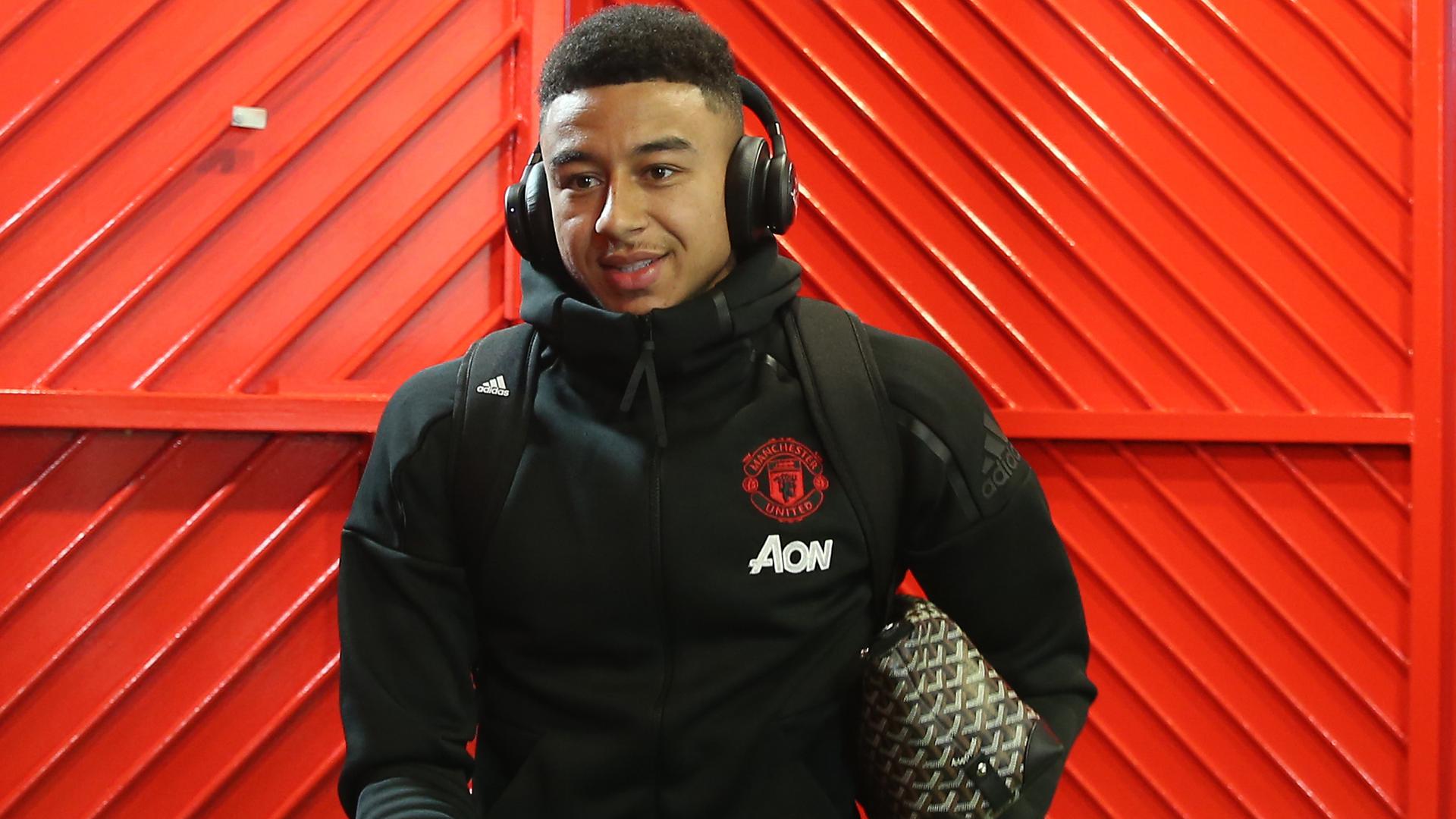 Man Utd players arrive at Old Trafford ahead of Everton game