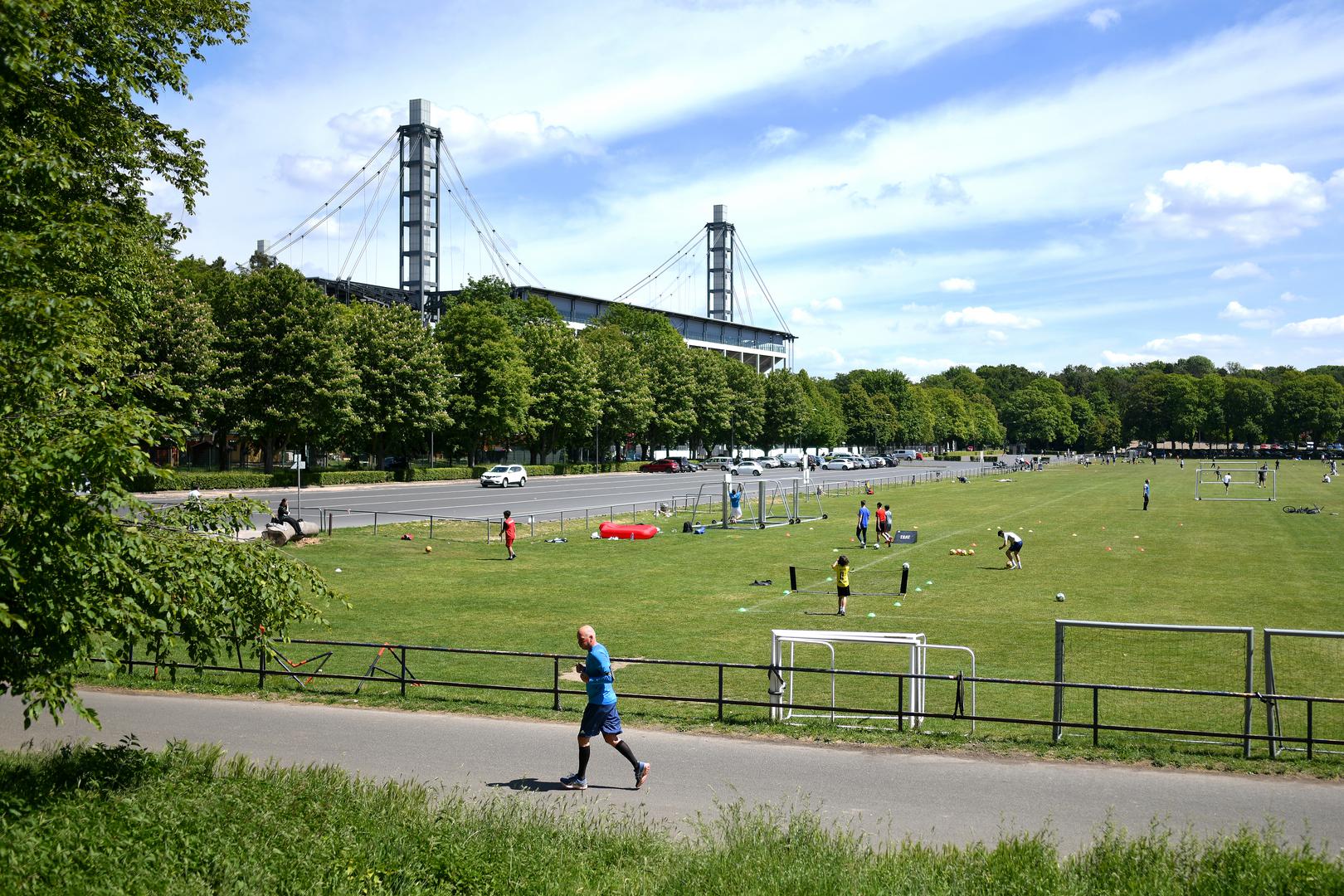 シュタディオン ケルン マンチェスター ユナイテッド公式サイト