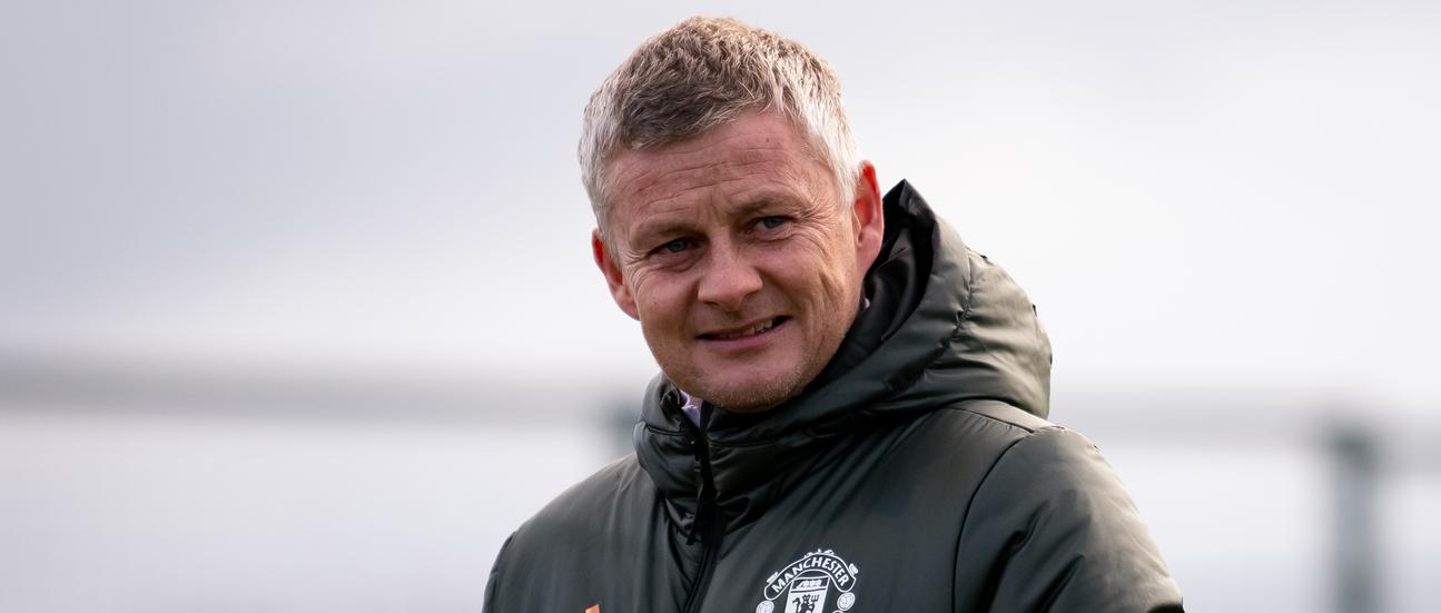 https://assets.manutd.com/AssetPicker/images/0/0/14/136/952505/Training_04-01-2020-19_20210104326196491609838038466_xlarge.jpg
