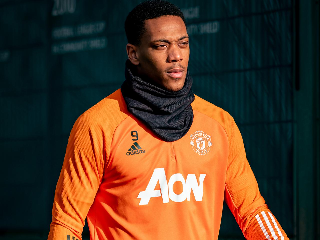 Luke Shaw Wins Man Utd Player Of The Month Award For March 2021 Manchester United