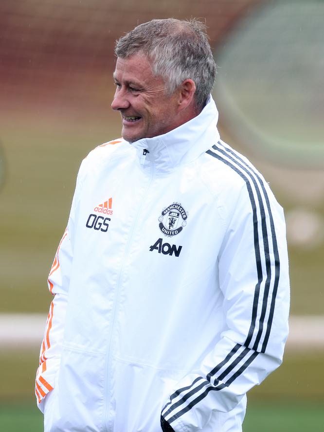 https://assets.manutd.com/AssetPicker/images/0/0/14/2/918115/A94T1394_20200804121857242-11596555515510_small.jpg