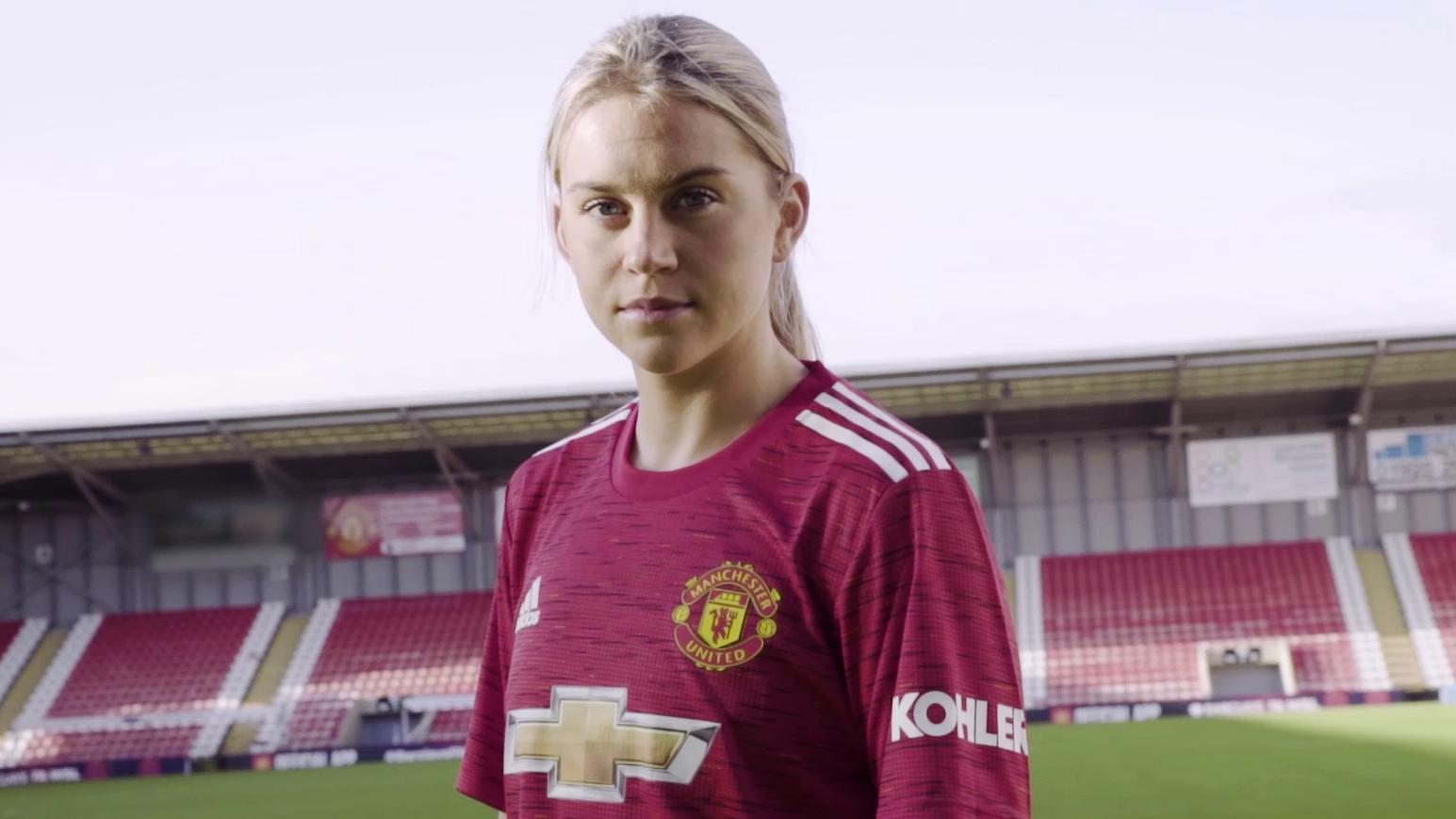 Video announcement for Alessia Russo signing for Man Utd Women ...