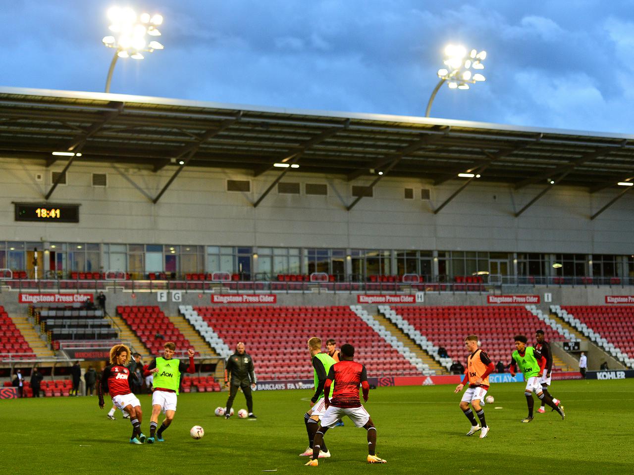 United warm up at Leigh.