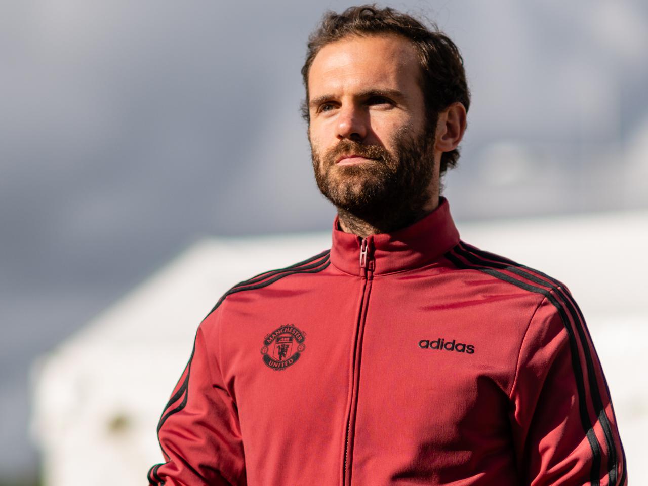 Manchester united tricot jacket clearance