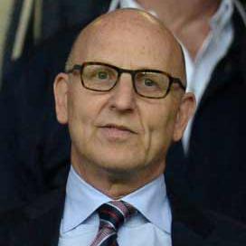 Joel Glazer writes open letter to Manchester United supporters ...