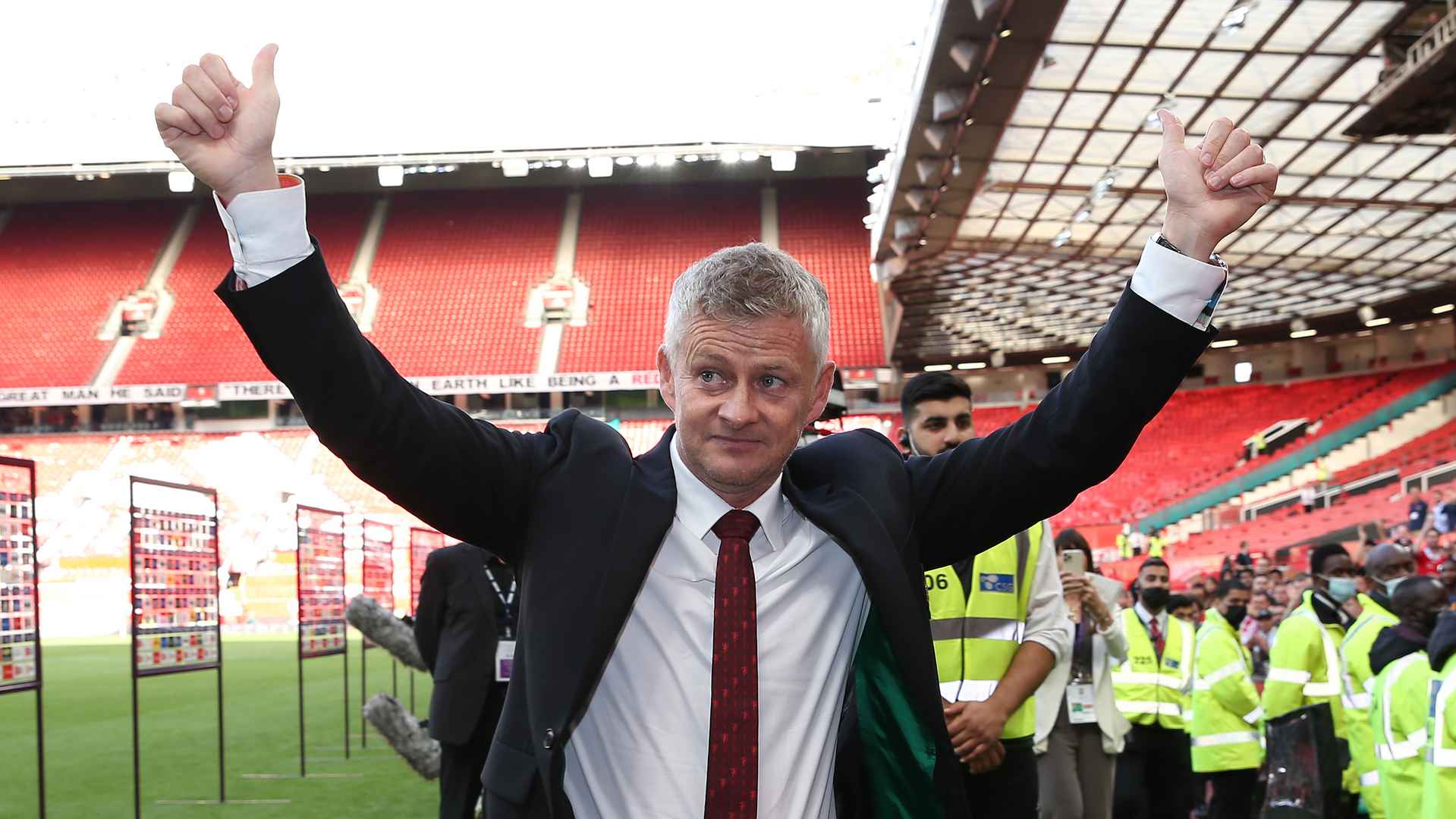  Solskjaer praises United's goal poachers