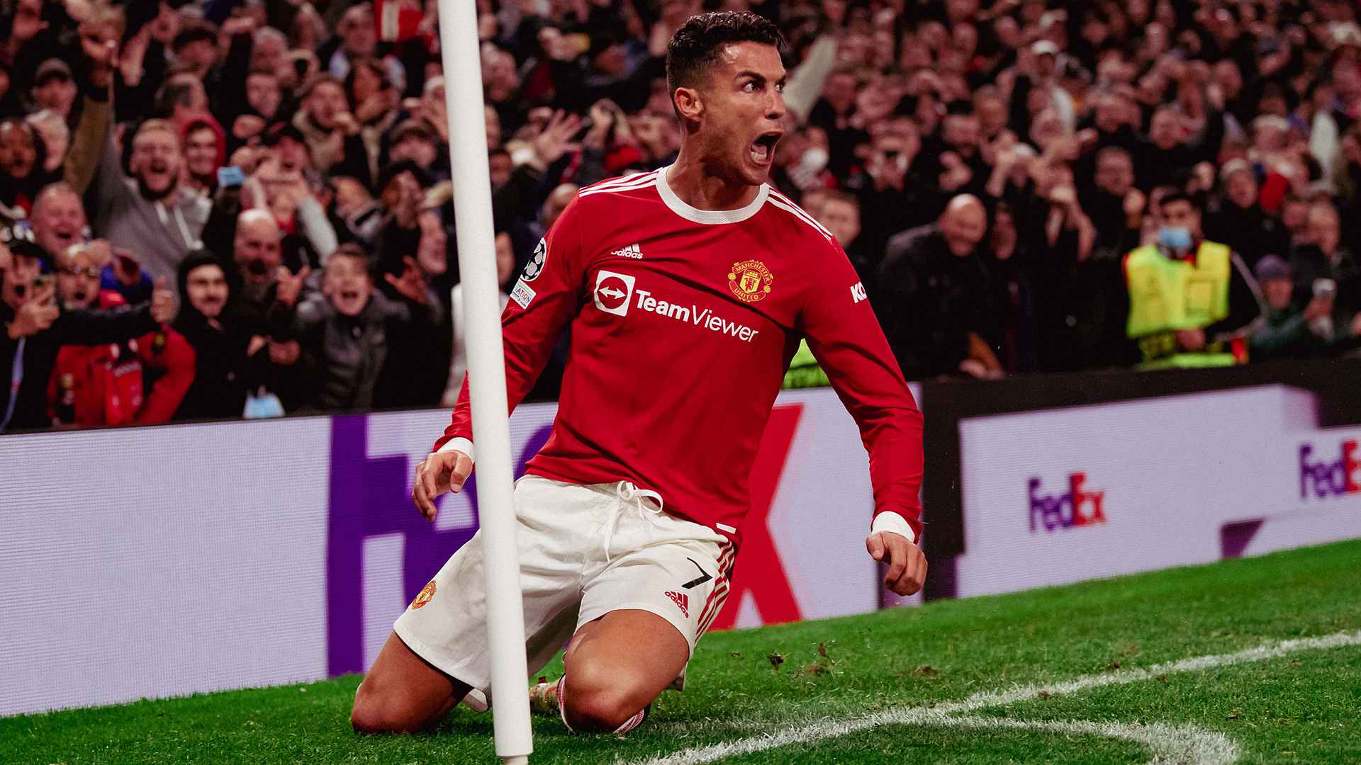 Cristiano Ronaldo, do Manchester United, foi eleito o melhor time do ano na FIFA