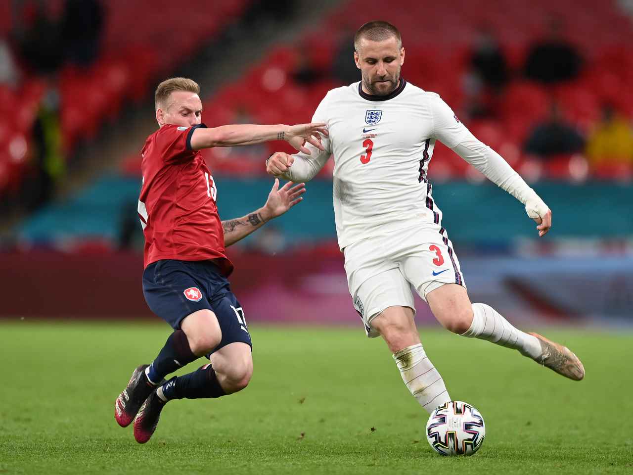 Shaw футболист Англия