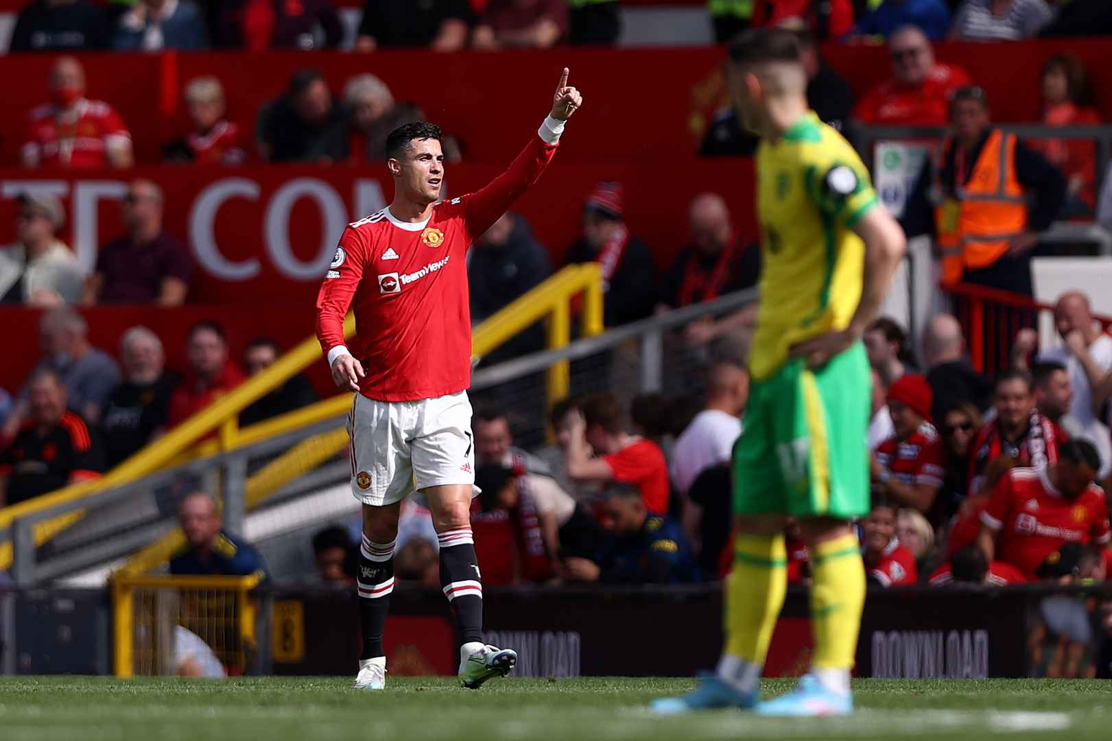 Norwich v man discount utd on tv