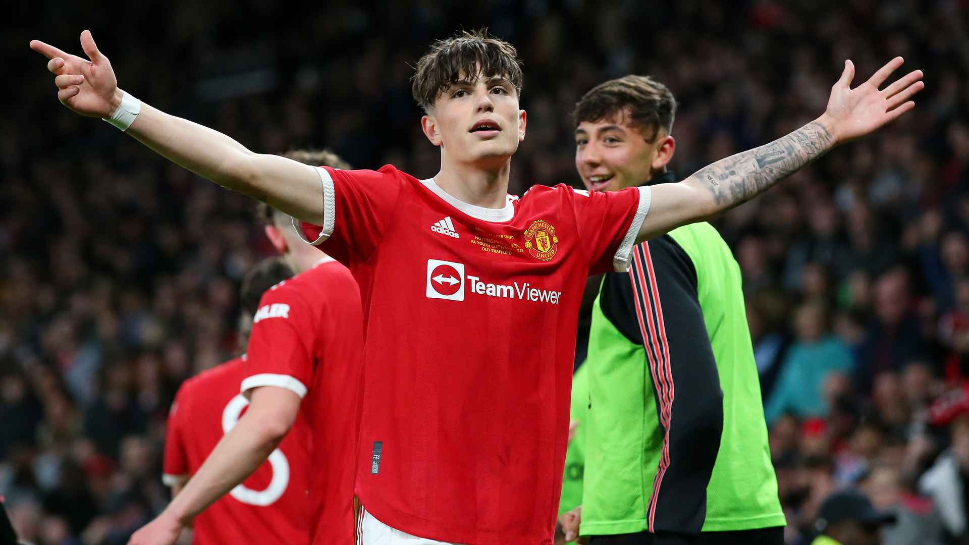 Garnacho cambia penal por gol Web oficial del Manchester United