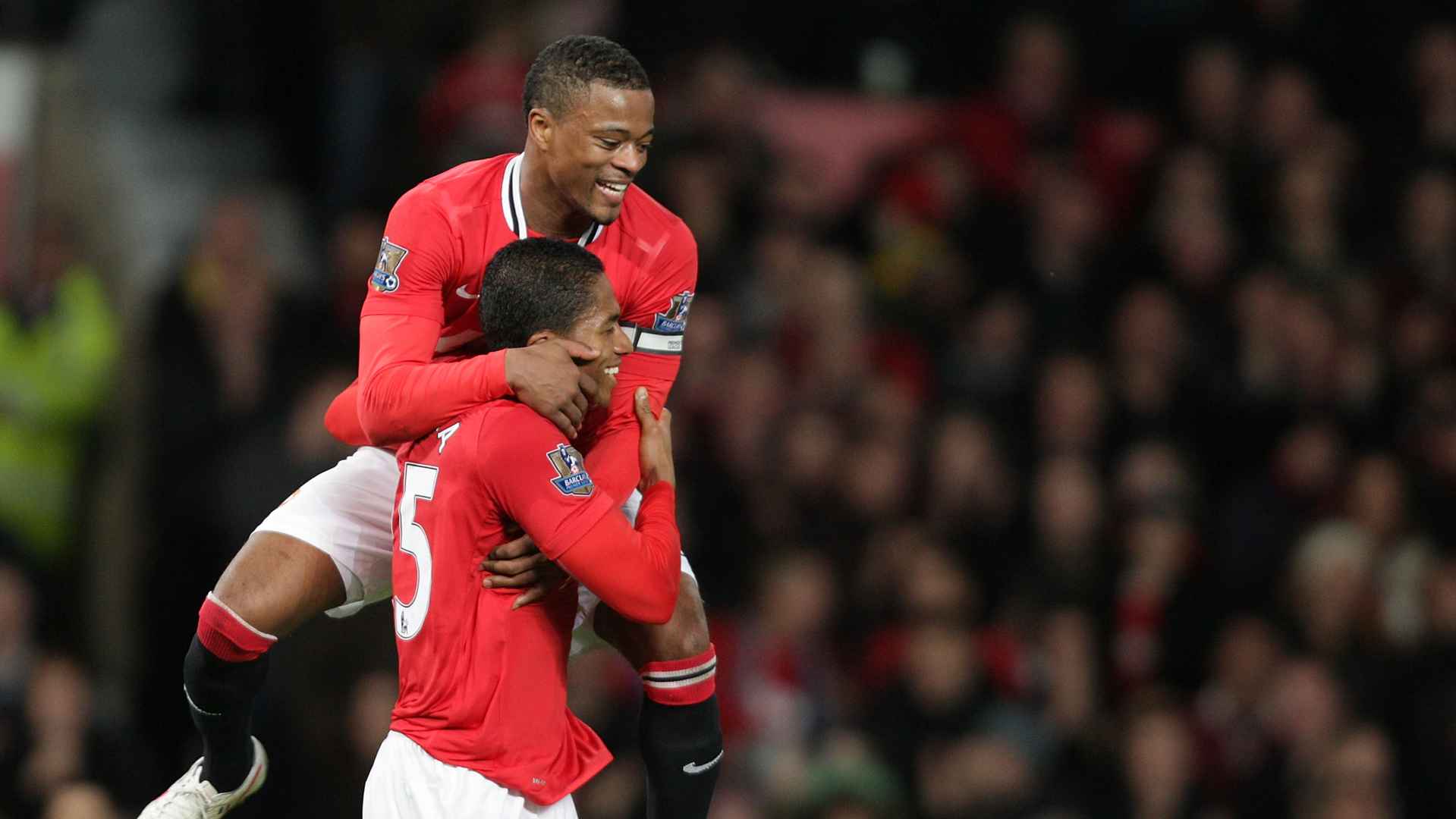 Mantan pemain Merah mana yang akan menjadi bek sayap terbaik