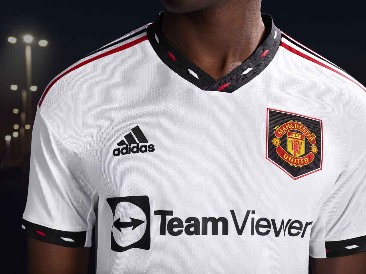 Man Utd agree record £900 million adidas kit deal