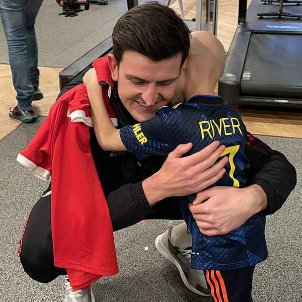 Maguire meets football lover River Rhodes thumbnail