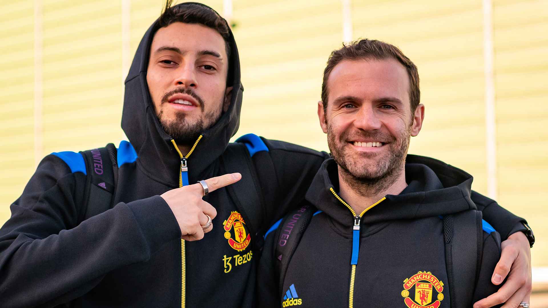 Man Utd squad flies to Madrid for Atletico Champions League match