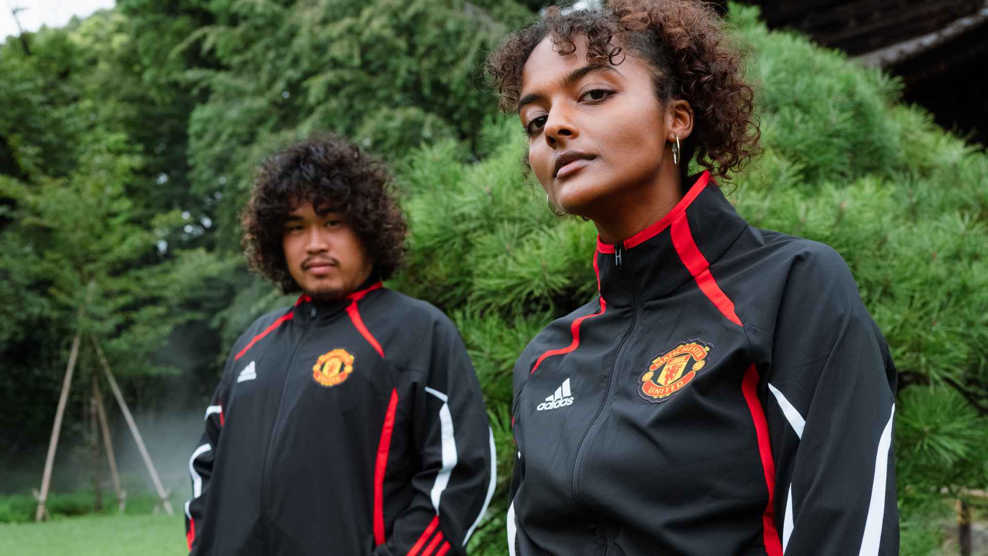 Manchester United and adidas football launch the Teamgeist collection