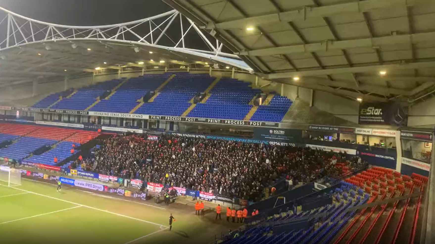 Video of Man Utd away end after Papa Johns match v Bolton | Manchester ...