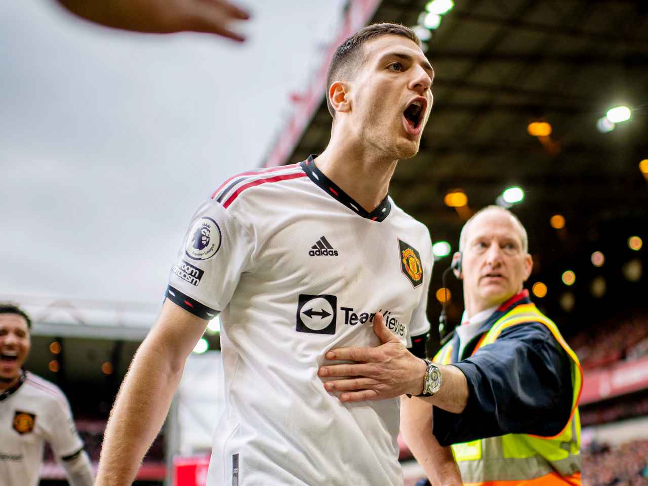 Diogo Dalot scores for United