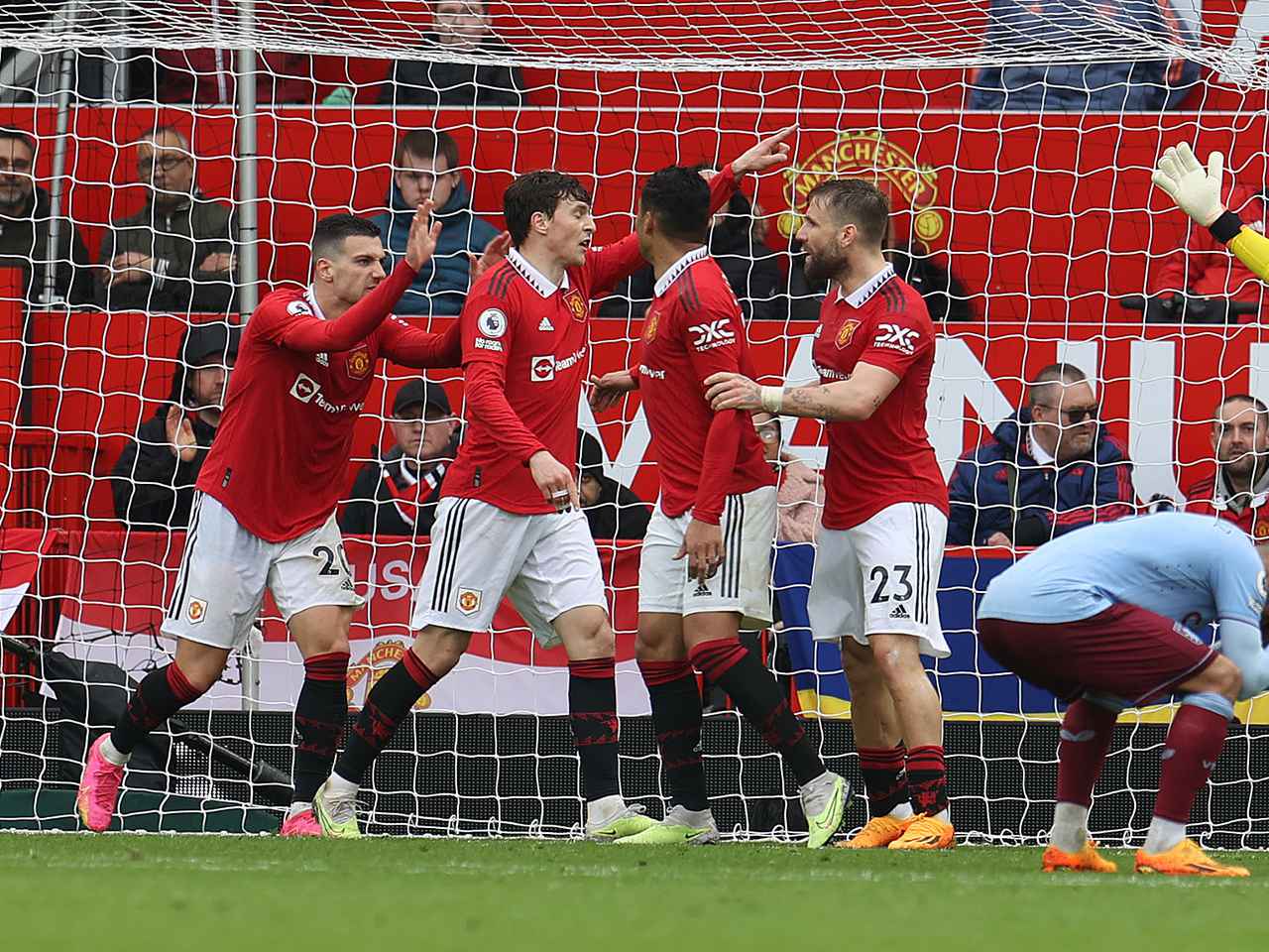 Man Utd 1 Aston Villa 0 | Match Report | Manchester United