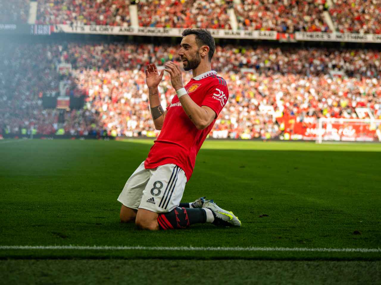 Bruno Fernandes nets Man Utd winner in comeback against Fulham to