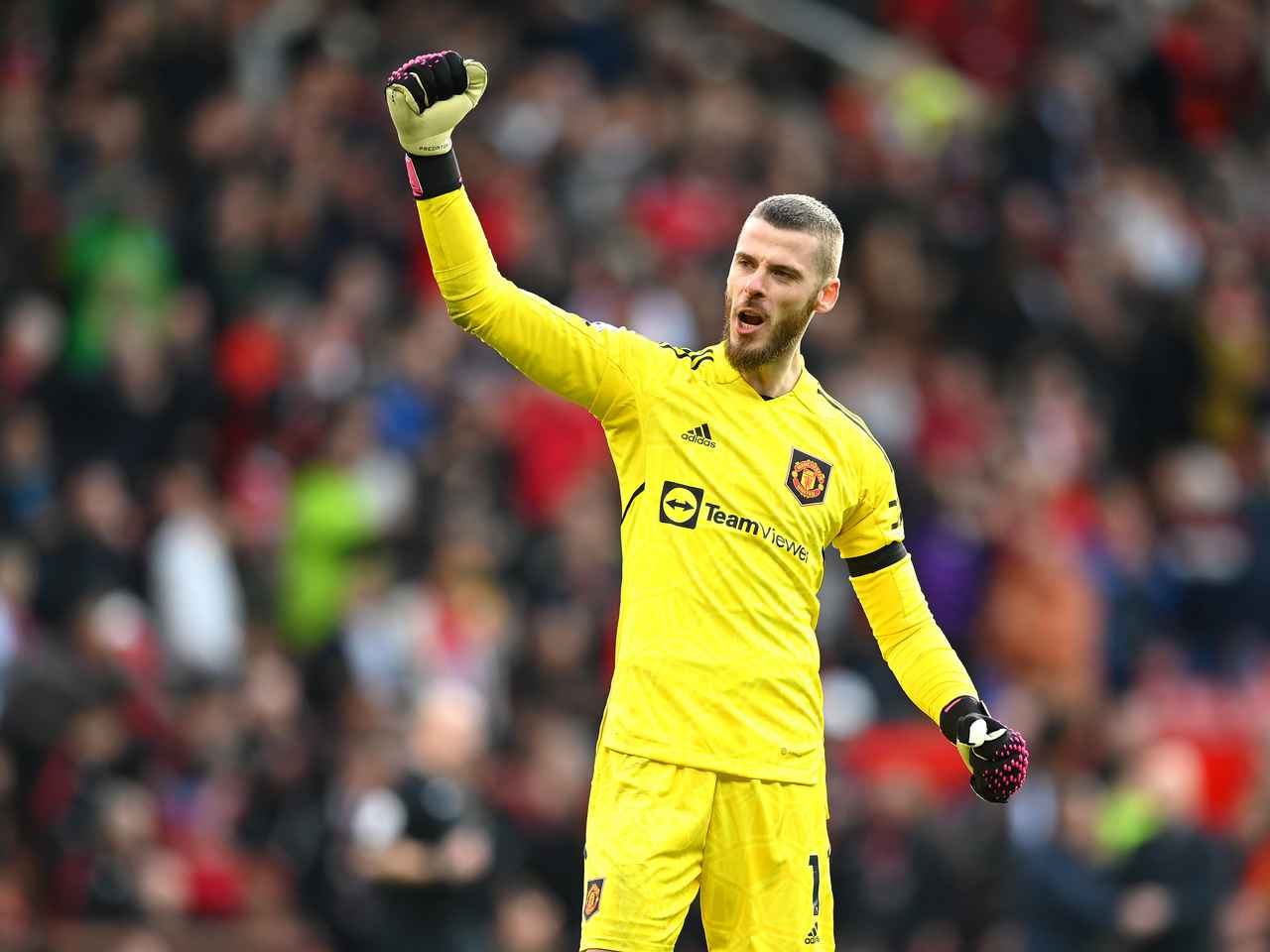 West Ham 1-0 Manchester United: David De Gea howler sees United stumble in Premier League top-four race - Eurosport