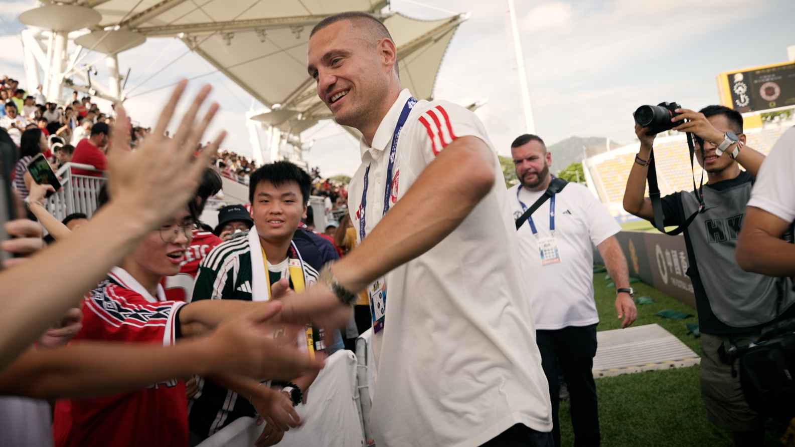 Young Reds in Hong Kong clip Nemanja Vidic | Manchester United