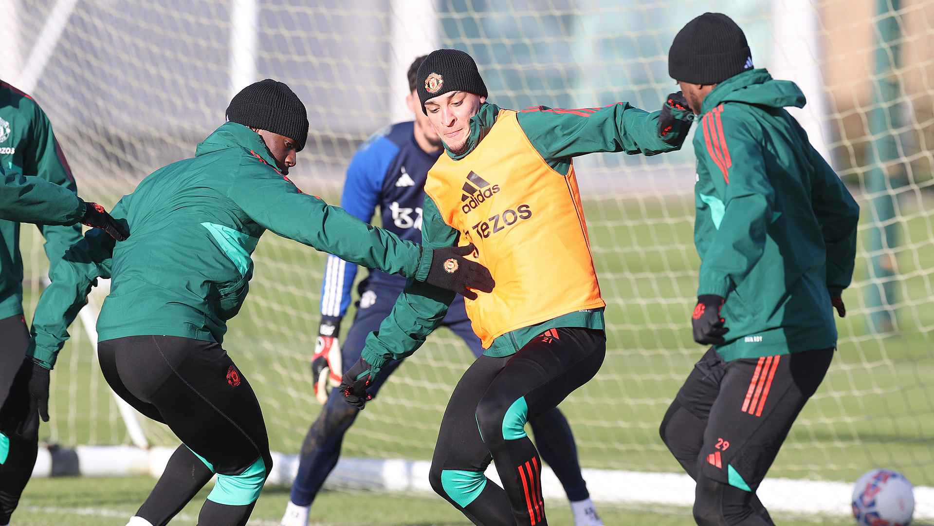 Training highlights video from Man Utd mens session at Carrington 26