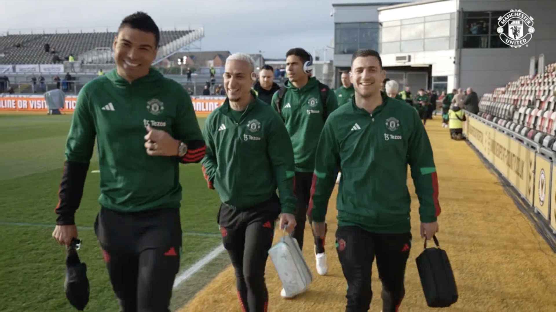 Arrivée à Rodney Parade Manchester United Site Officiel